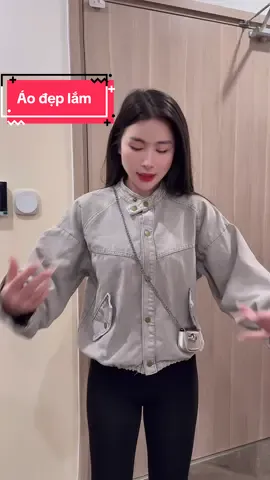 Áo khoác jean đẹp chấn động luôn ý các ty ơi #aokhoac #aojean #aokhoacjean #xuhuong #thoitrangnu 