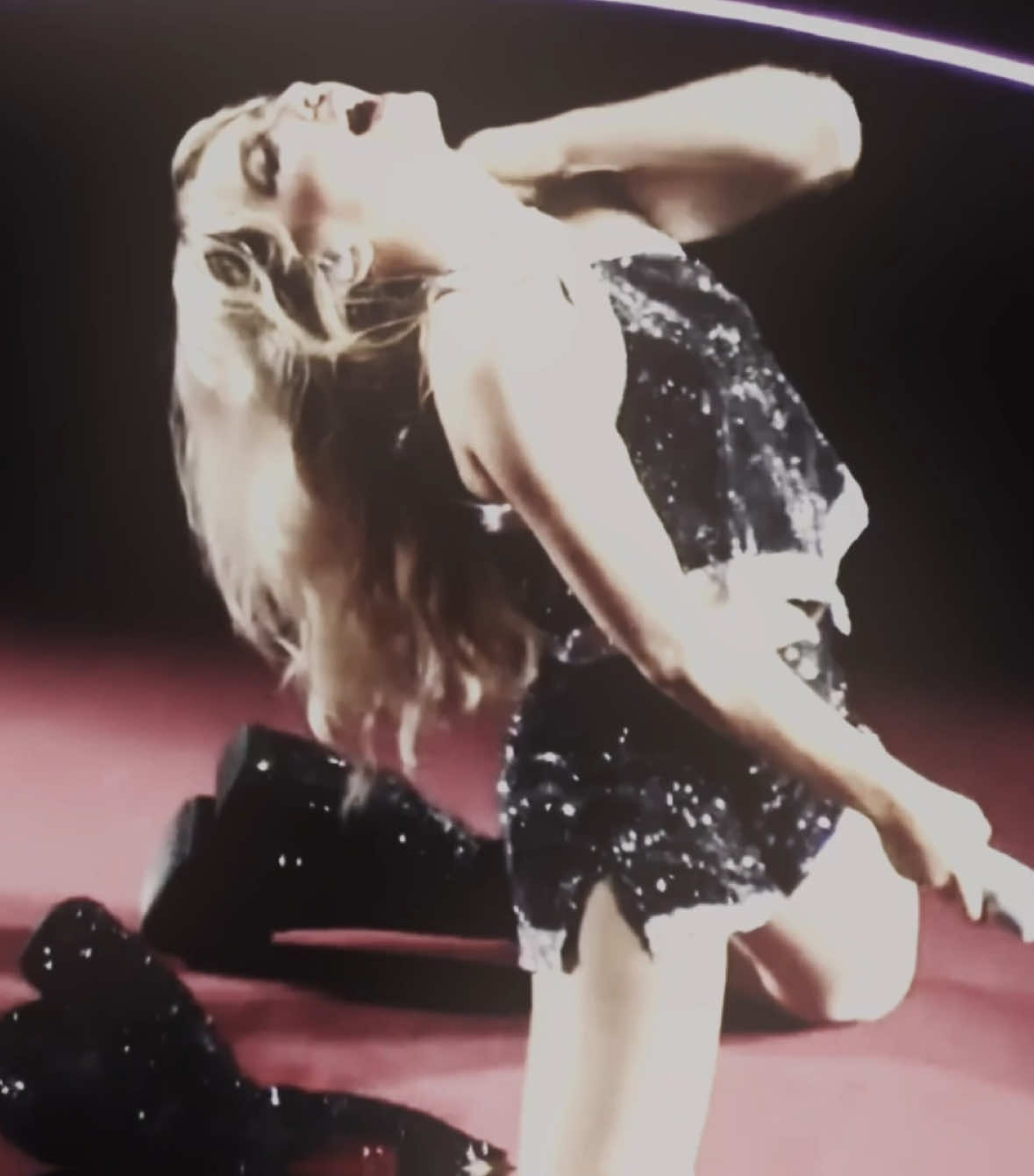 i’m seeing sabrina next week 😏#sabrinacarpenter #sabrinacarpenteredit #shortnsweet #shortnsweettour #sns #shortnsweetourfitinspo #shortnsweettourla #lashow #edit #foryou #newjunopose  rm @🧚  new sabrina carpenter edit short n sweet tour new juno position la  tik tok pls put this on the for you page its original safe content 