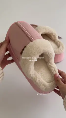 cute & cozy fluffy pink slippers #fyp #foryou #foryoupage #viral #fypシ゚ 