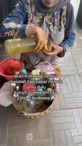 gawaaaat kunyit asem mulai menarikkk😭