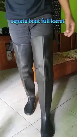 Rekomendasi sepatu boot panjang full karet pvc, panjang 80 cm, bahan karet pvc, solnya karet premium, anti slip, anti bocor,kuat, cocok buat aktifitas disawah#sepatubootpanjang#sepatupetani#bahankaret_pvc#lentur#terlaris 