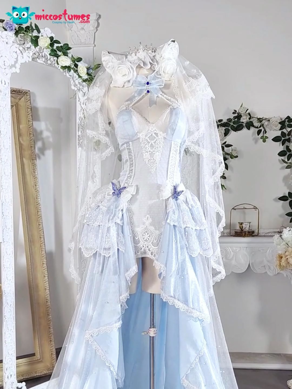 Cheshire cosplay details! Who is attracted by this touch of blue? 💙  Check miccostumes.com for more cosplay! #miccostumes #azurlane #gamecosplay #cheshire #trending 