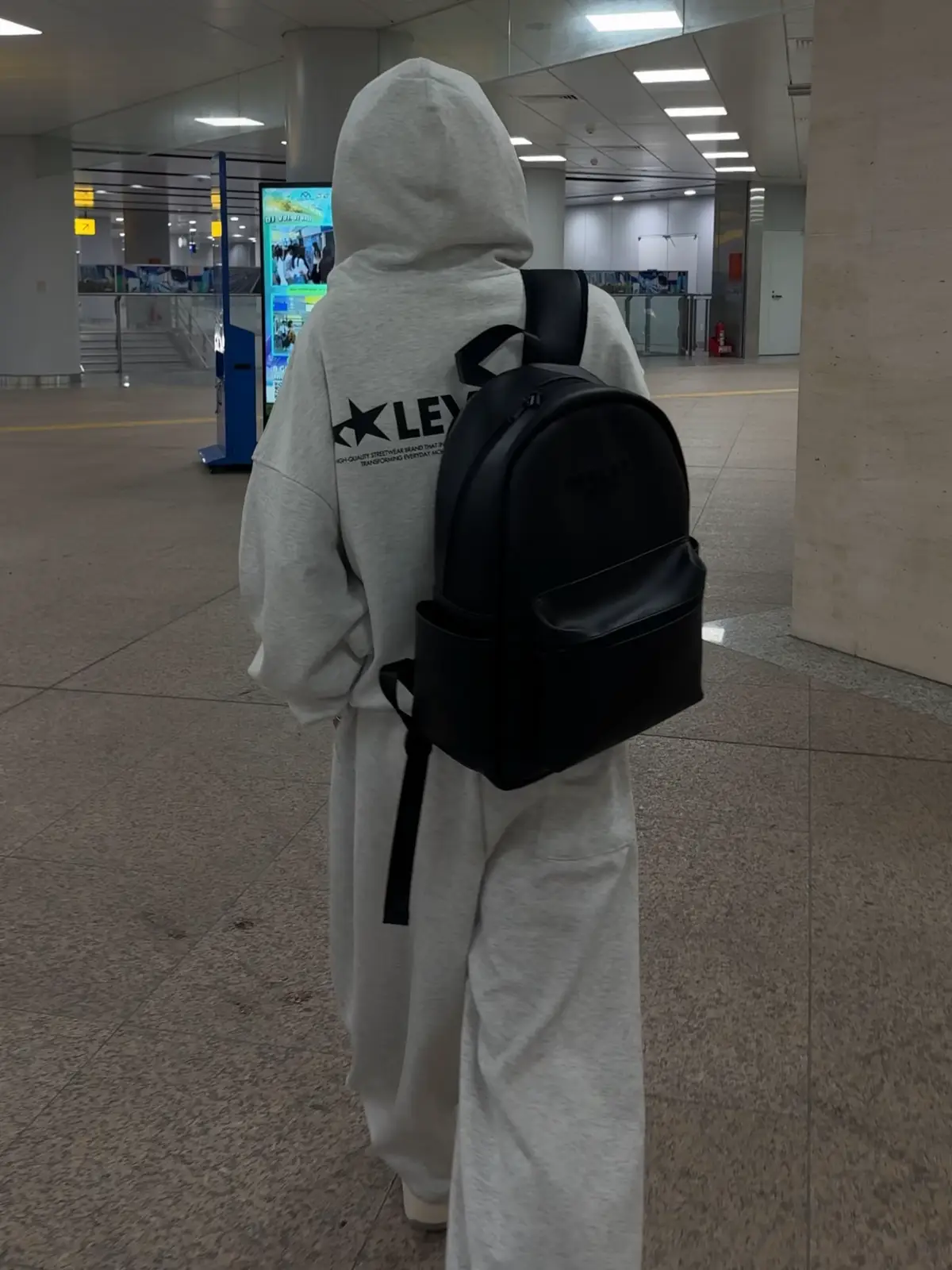 Cơn mơ màng ❤️‍🩹#outfit #xh #mùadongdenroi #nhachottrend 