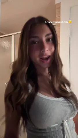 this song is all over my fyp 