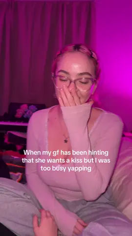 Poor thing has been waiting 20 minutes #lgbt #lgbtq #wlw #fyp #foryou #foryoupage @mel rose! 💌 