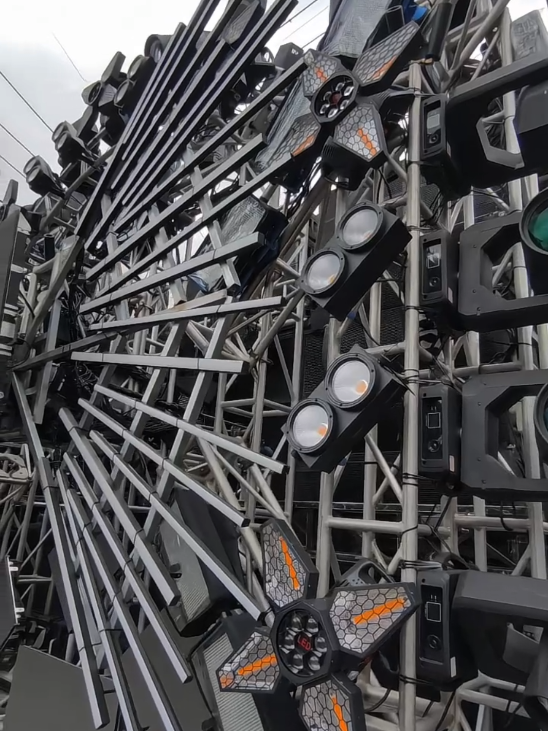 LKI PRO X STAR LIGTING 🤩🔥 @LKI PRODUCTION @STAR_LIGHTING💫 #pesonagondanglegi #gondanglegi #malang24jam #viralfyp #fyp 