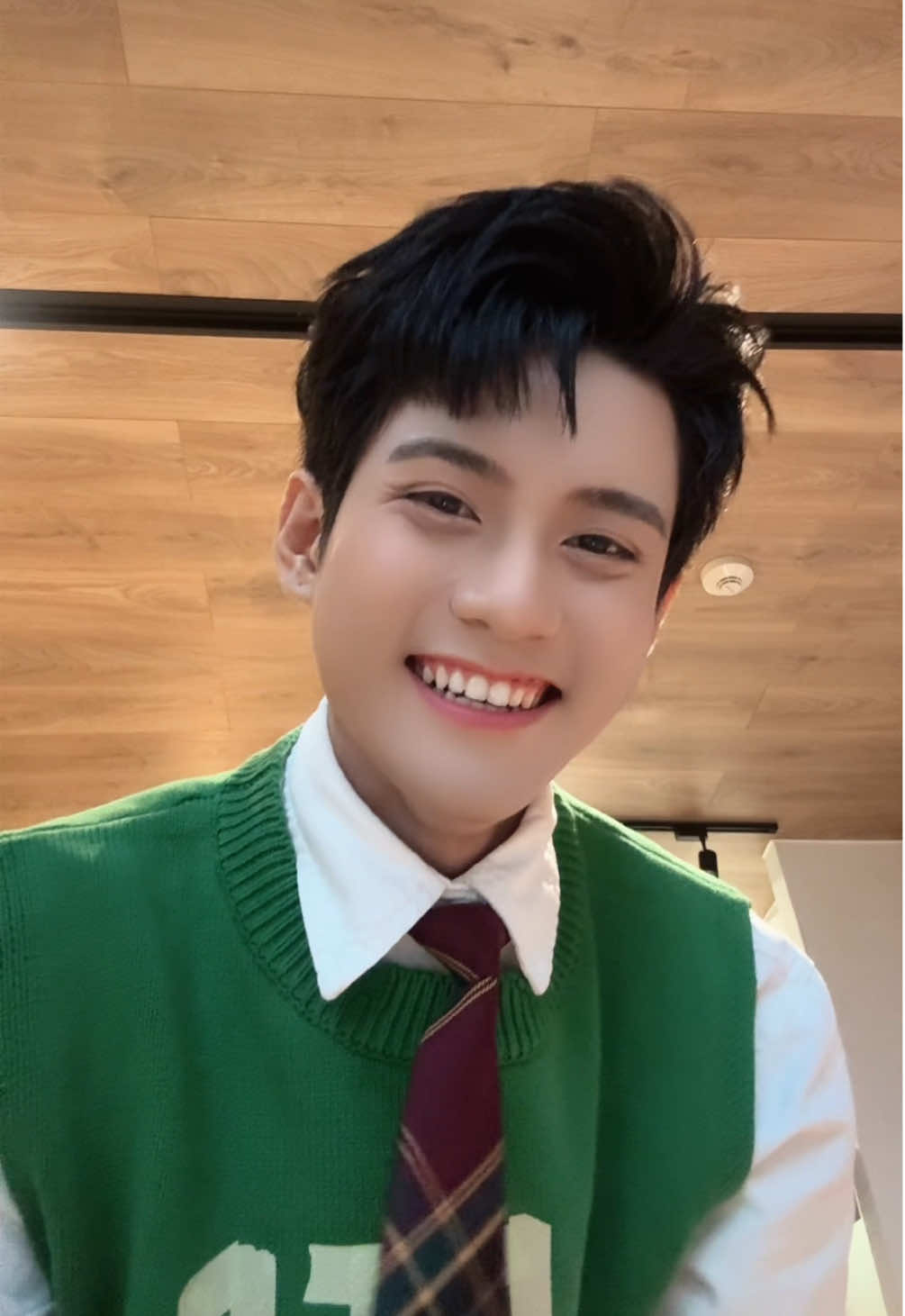 Cậu thích ngoan hay khùng trả lời dii #dinhkhang #dienviendinhkhang #routine #pov #daily #Vlog #tiandon #tumuado #tuchimmedia #tuchim #muado #rincon #fcrincon 