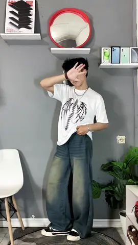 Kaos yang kalian cari cari🫵🏻 #outfitinspo #outfitideas #fashiontok #outfitcowok #kaosdistro 