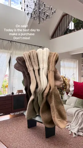 🤍🩵🎄#christmas #tiktokshopblackfriday #tiktokshopcybermonday #socks #sweater 