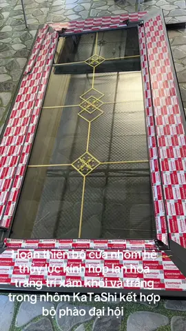 Hoàn thiện bộ nhôm hệ thủy lực mang thương hiệu KaTaShi màu ghi kính hộp lan hoa trang trí kính xám khói và trắng trong kết hợp bộ phào đại hội cho khách hàng nhà e ạ😍😍😍####