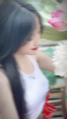 Cảm ơn người trước, xin lỗi người hiện tại 