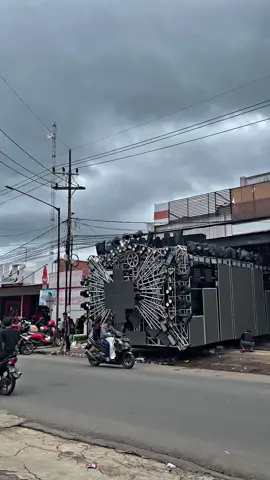 Tv berjalan 🔥🤩#pesonagondanglegi #lkiproduction #karnaval2025 #fyp #masukberandafyp 