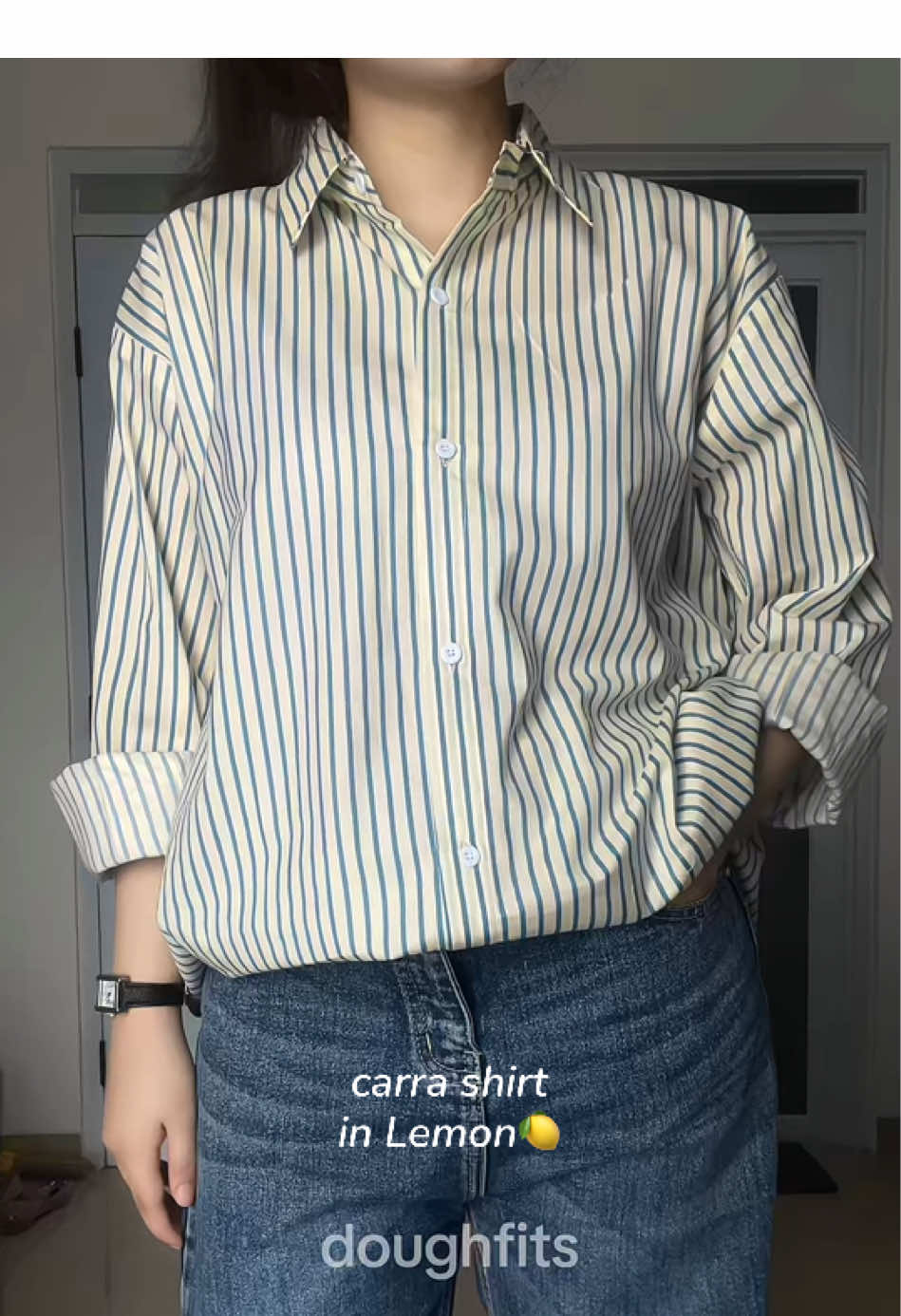 Carra shirt lemon yg cepet bgt abis stoknya😩🖐️ kuningnya mudaaa bgt kalem tapi bikin keliatan segerrrr🍋🍋 #kemejakatun #kemejawanita #fashiontiktok #gayaditiktok 