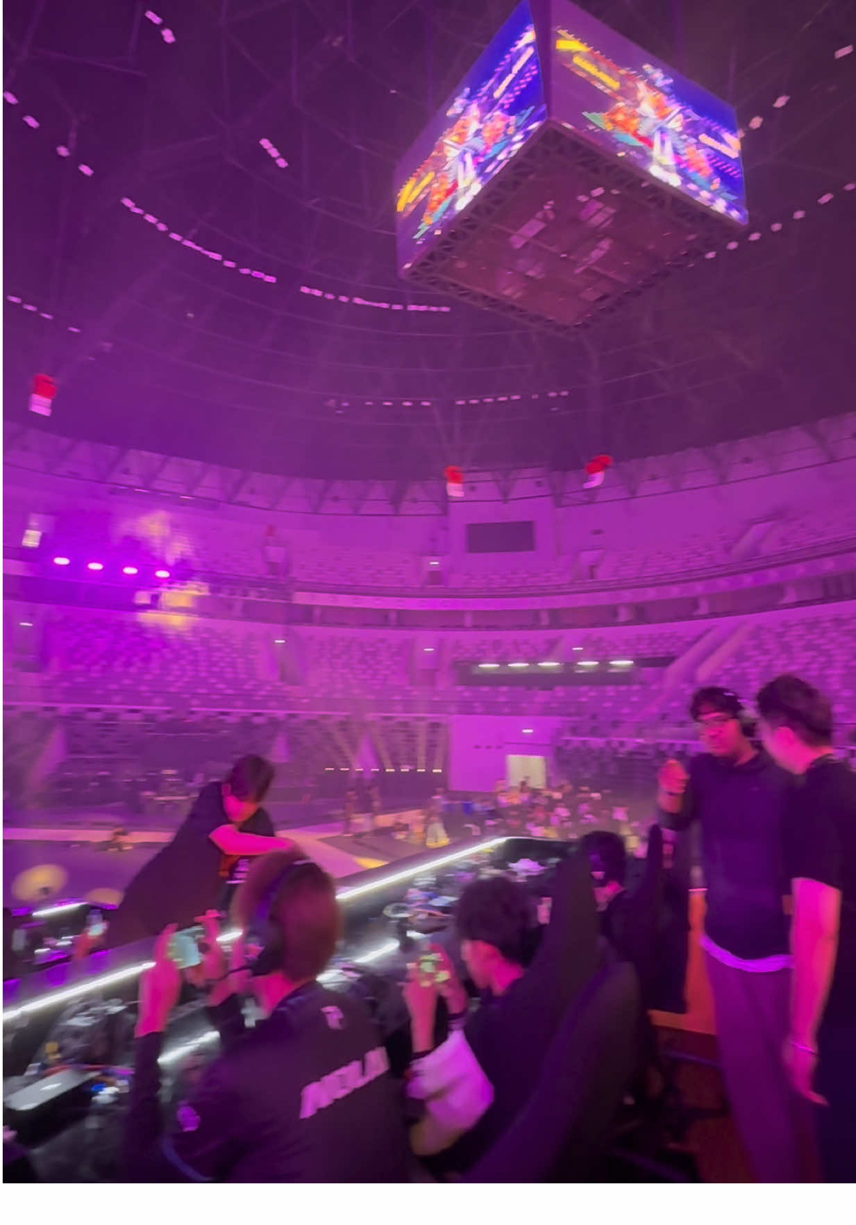 Ước mơ của bao nhiêu game thủ muốn đứng trên sân khấu này . Theo đuổi đam mê thành công sẽ theo đuổi bạn 🏆 #pesports #freefire #therisingjourney #ffwsgf2025 