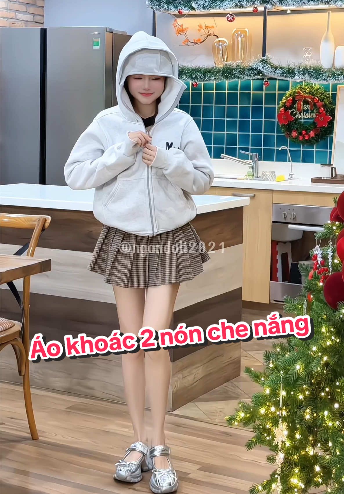 Trả lời @Oanh Nguyễn Áo khoác chống nắng 2 nón che nắng kĩ, chất nỉ bông xịn.  #aokhoac #aokhoacxinh #aokhoackieu #aokhoacgiare #ngandali 