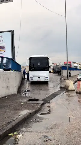 بفضل الكريم تم انطلاق الباص  باتجاه دير الزور الرقة الحسكة القامشلي والخط درب السلامة يارب 💙 سفريات الخال 