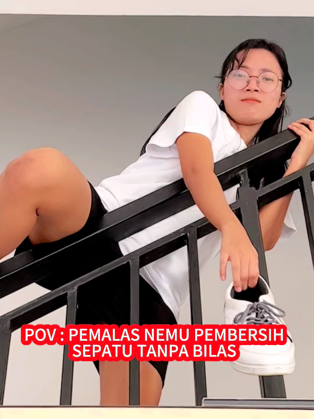 pemalas acungkan tanganmu #pembersihkotoran #daganganelaris #jualanditiktok #pembersihnoda #pembersihsepatu#sepatusneakers#sepatukinclong