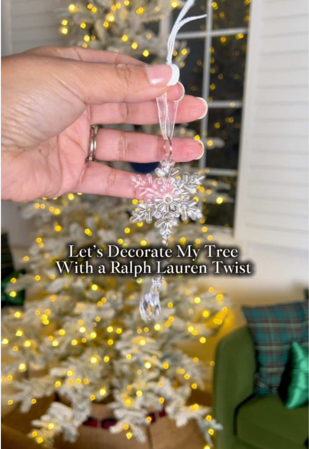 Hola Bebes! Ralph Lauren called — he wants his Christmas tree back 😉🎁@King of Christmas®  Details and shop the link 🔗 in bio or comment TREE to get straight to your inbox   #kingofchristmas #kingofchristmastree #ralphlauren   