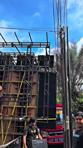 MAHARDIKA PRO MASIH LOADING DI PESONA GONDANGLEGI #soundsystemjawatimur #pesonagondanglegi #karnaval2025 #foryou #fyp @MAHARDIKA PRO AUDIO👣 