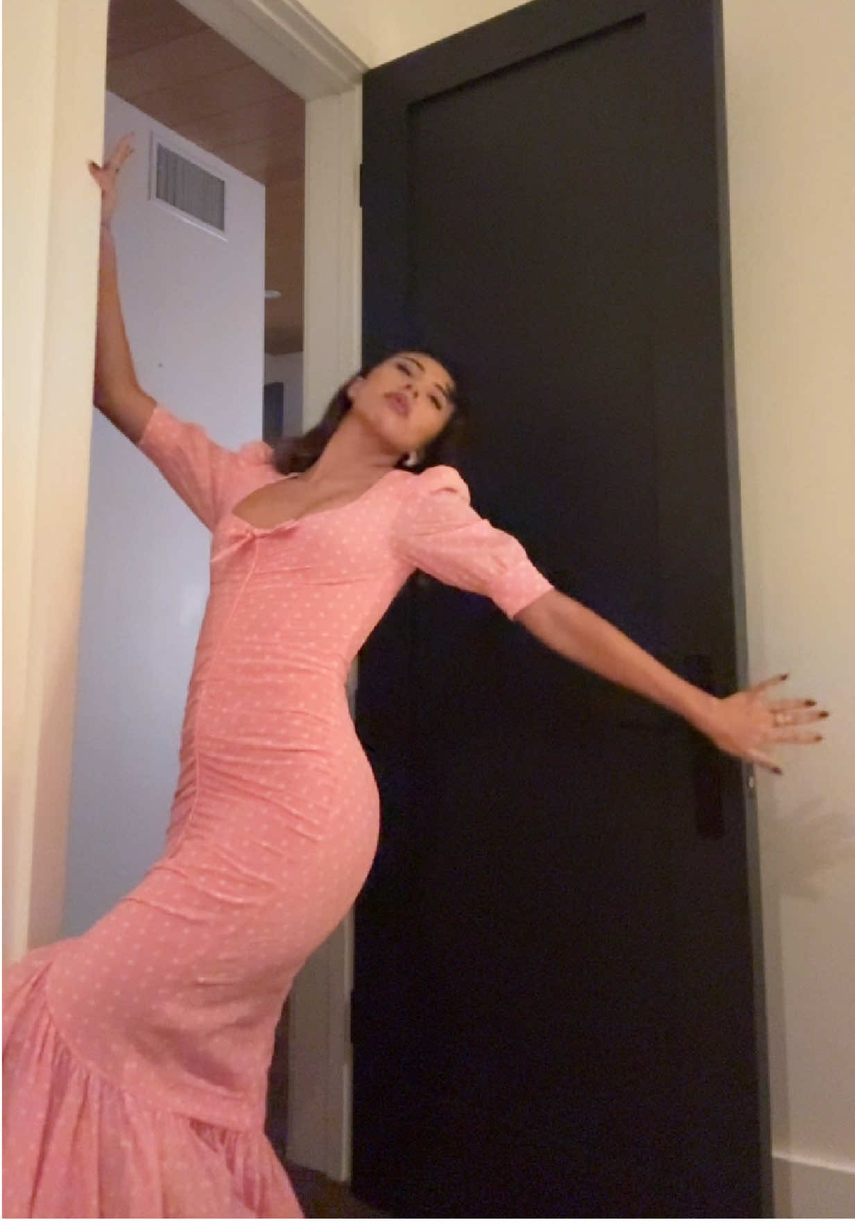 How I feel whenever I do old Hollywood glam 