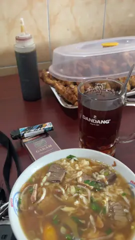 Sebaik - baik nya manusia adalah manusia yang bermanfaat buat orang lain , #indahnyaberbagi #berbagiituindah #beranda #berandatiktok #fyp 