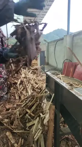 #woodchipper #woodcrusher #woodshredder 