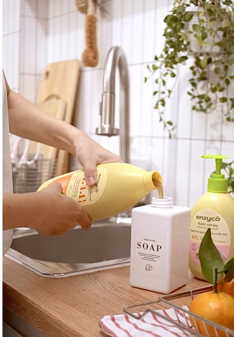 Nếu bạn quan tâm đến việc thực hành lối sống xanh thì thử sản phẩm sinh học cho nhà bếp của Enzyco nha, dùng rất thích, sạch thơm lành tính cho cho người dùng và cả môi trường sống.  Bài đăng này ko hề được booking tài trợ, mà là vì mình thích sản phẩm cùng tinh thần với Enzyco nên chia sẻ nè. Tha thiết mong bạn thử trải nghiệm một lần. #sanphamsinhhoc #enzyco #songxanh #songxanhmoingay 