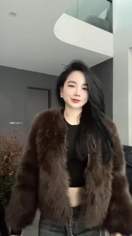 Ỏ 🤎 #aokhoaclong #aokhoacmuadong #fyp #lanhin #lanhin1990 