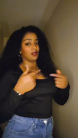 انتو زيي ولا انا براي !! في اغاني كده بعد اسمعها بكون نفسي فيا شكله عشان اقول مع السلامه 😁 😂 ي اخوانا ده جن شنو ده  #كلنا_الفاشر #دارفور_الحبيبة  #سودانيين_مغتربين #الجيشالسوداني🦅🦅🦅 #سودانيز_تيك_توك 