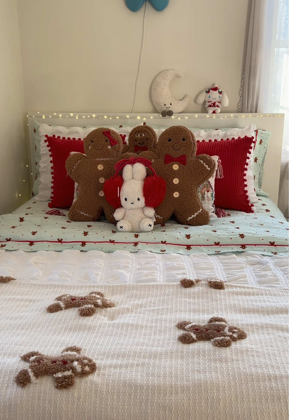 ⋆⁺❅ ☃️ in love with my christmas room! i will definitely be adding more decor bc it’s never enough for me lol 🤭 ── .✦ my favorite are the sanrio ceramic pieces from @Blue Sky Clayworks they’re soo cute! i need some miffy ones hehe <3 — #christmasdecor #christmas #roomreset #cozyseason #cozybedroom 