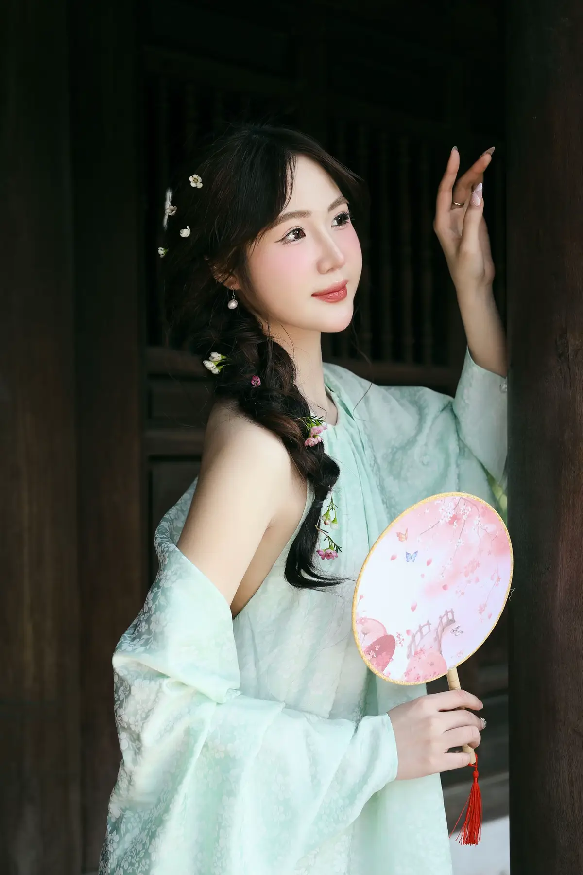 Chụp ảnh tết từ bây giờ là hợp lý, thời tiết Hà Nội mấy hôm nay trời nắng siêu thích hợp để chụp ảnh các bácc ơi #xuhuong #chupanhtet #viral #chupanhaodai #aodaitet 