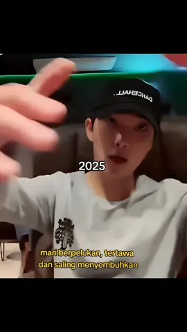 Terima kasih untuk pelukan hangat yang nggak pernah berubah dari dulu sampai sekarang🥹❤️‍🩹 #rm #namjoon #kimnamjoon #btsarmy #fypシ゚ 