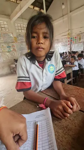 ម្តាយអីក៏ចិត្តអាក្រក់ម្ល៉េះ😥😥បង្កើតគ្នាហើយរត់ចោលគ្នា😥ស៊ូៗណាកូនស្រី #តាញ់លីហ្សា