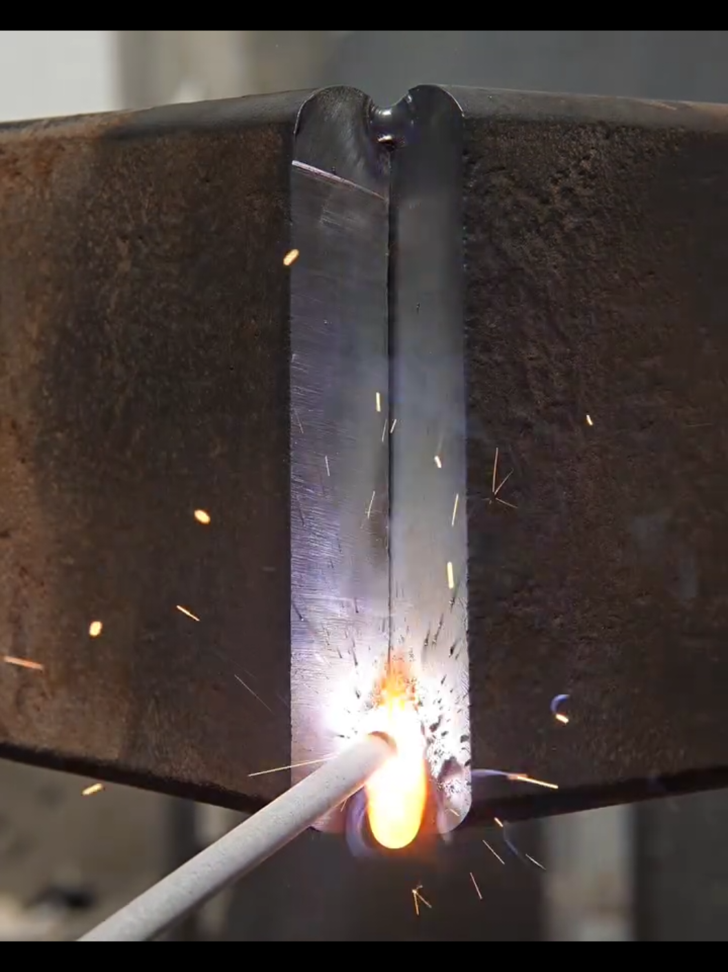 Beginner welder with vertical test from start to finish is declared passed using e6013 #iron #welder #art #welding 