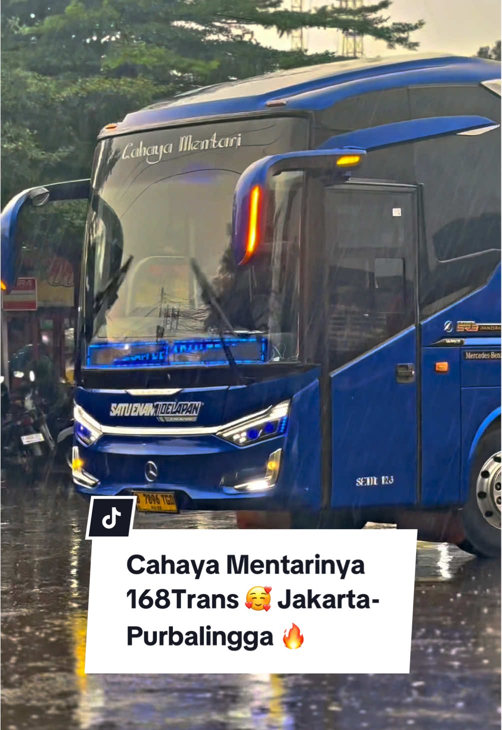 Cahaya Mentarinya 168Trans 🥰 PO. 168 Trans 📸 Jakarta-Purbalingga 📍Legacy SR3 Panorama 🚌 Mercedes Benz OH1626 ⚙️ Tarif 168.000 💸💸 #fyp #viral #busmania #168trans #bus168trans 