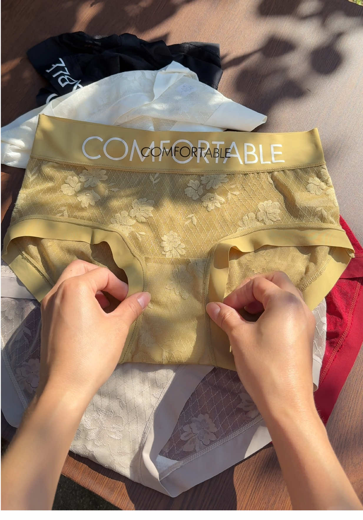 Quần lót ren lụa mềm cạp chữ sexy, cá tính #quanlotren #quanchip #noiydep #xuhuong 