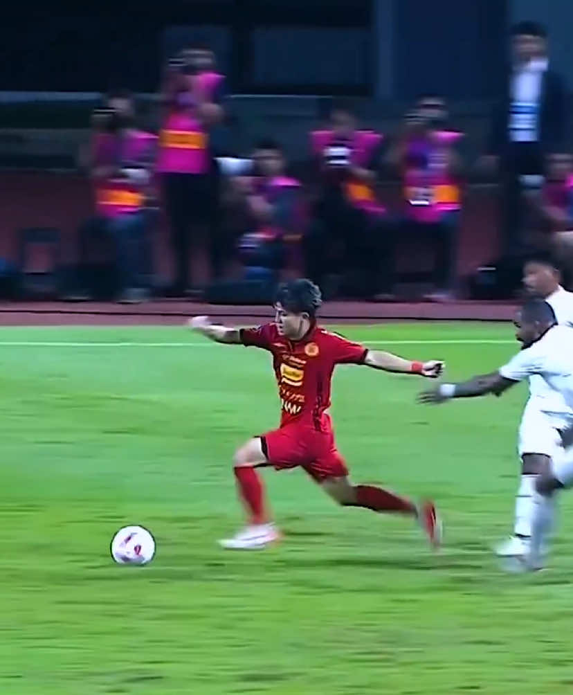 ✅ RESMI : Goal spektakuler Rizky Ridho ke gawang Arema FC masuk dalam nominasi FIFA Puskas Award 2025. 💥🤯😱 #rizkyridho 