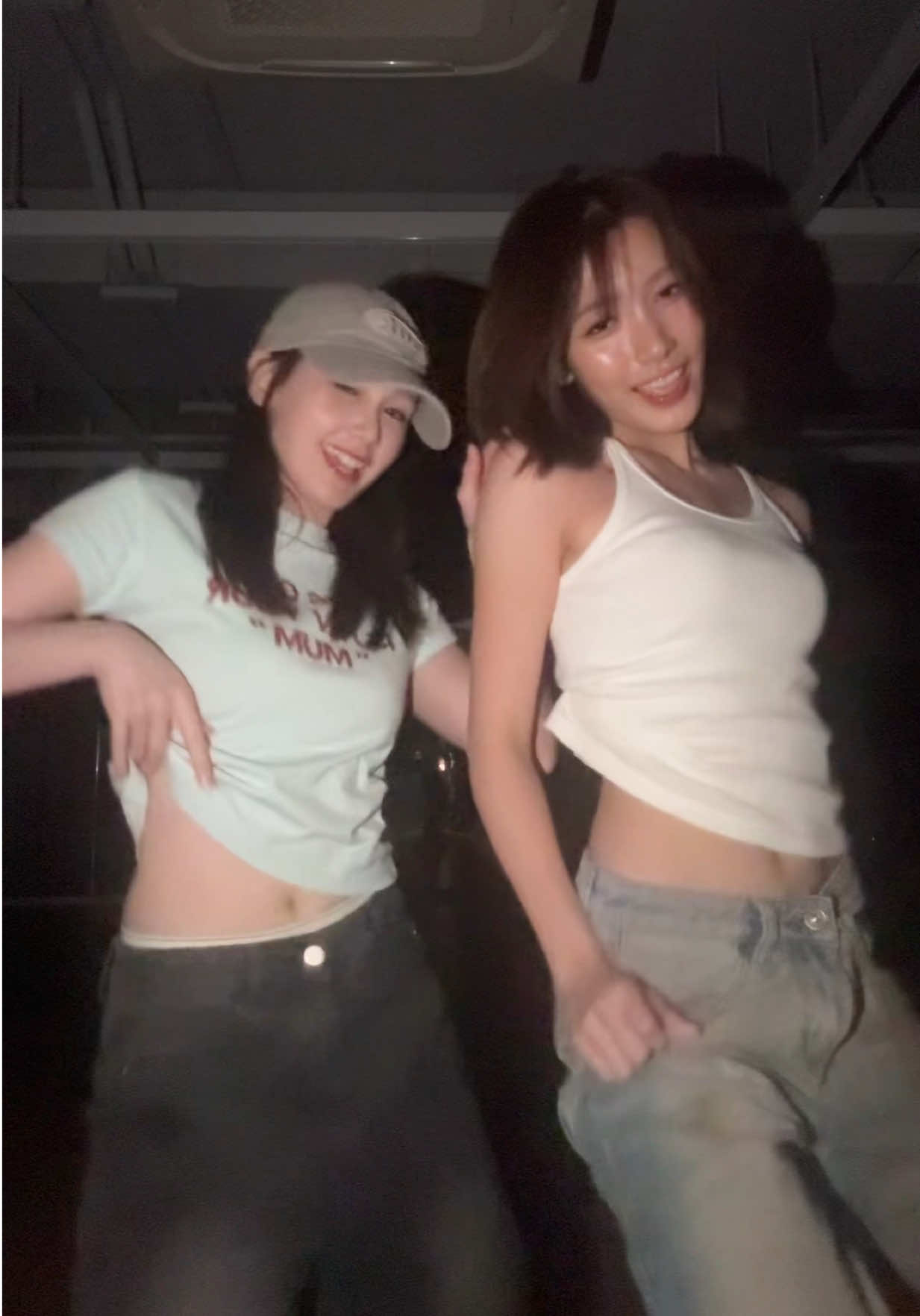 มันจะอัศศะจอรอหันเกินไปละะะ🫣 @chari @jaoying  #FELIZZ #RISERMUSIC