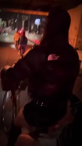 Khôn đi cùn nhao vào nhữn ngài mưa thì đừn tìm nhao vào nhữn ngài nắn🤣