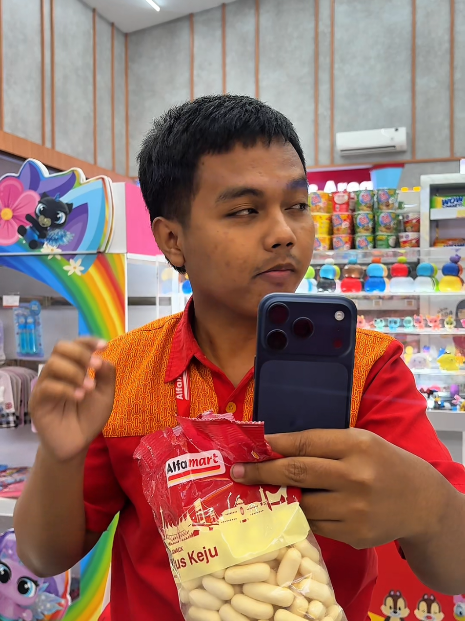 padahalmah bentaran atuh pak😭 #alfamart #pragosalfamart #Alfamart #pypシ #kepalatokotiktok  @Abie bette 