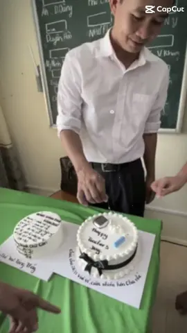 Chiếc bánh kem  nhỏ gửi đến cha nhân ngày 20/11 ❤️. Tuy ko lớn nhưng đó là tấm lòng của con 🥰🥰#CapCut#xuhuong #20th11 