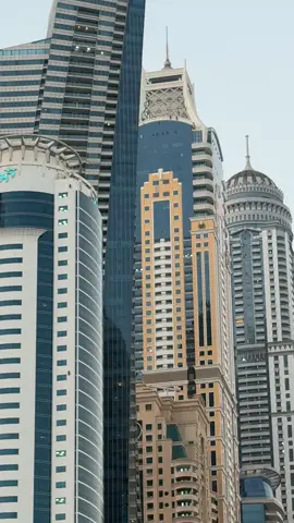 Avoiding the traffic #dubai #marina #wingsuit #givesyouwiiings @Red Bull @Manox @marco_fuerst 