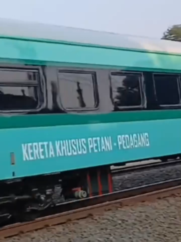Indonesia Siap Operasikan Kereta Khusus Petani, Apa Manfaatnya? #KeretaPetani #KeretaIndonesia #PertanianIndonesia #DistribusiPangan 