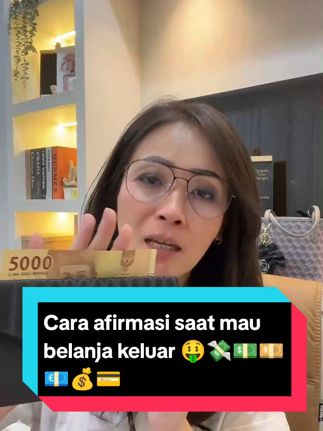 Cara afirmasi saat mau keluar uang.  #dompet #afirmasi  #afirmasipositif #manifest  #loa 
