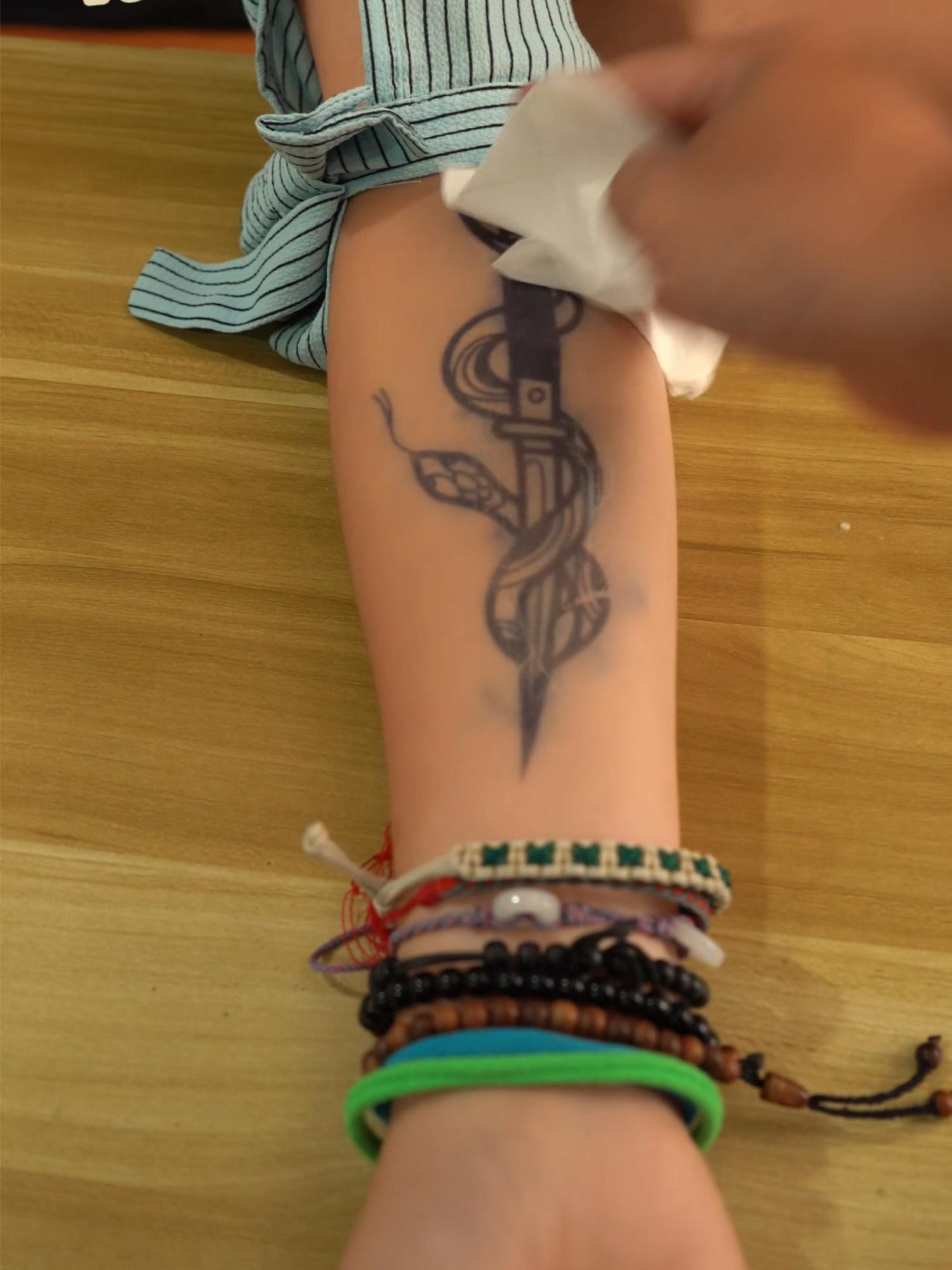 tatto pisau ular bagusa ditanagn !!! #tattoo #tattotemporary #pisau #ular #fittotatto