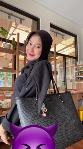 kerja terus👿🧏🏻‍♀️✨