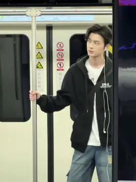 โตมาเป็นสุดหล่อออ🫠💘 #เฉินเฮ่ออี #chenheyi陈鹤一 #fatedhearts #อริรักลิขิตใจ #chineseboy 