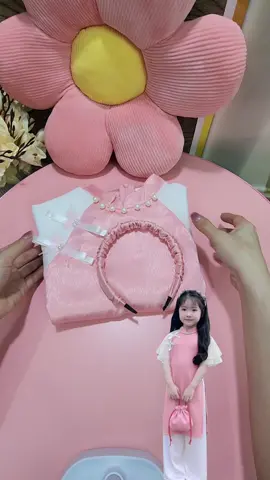#Áo dài tết bé gái xinh lắm các mom ơi#áodai #đôxinhbegai #xuhuongtiktok 