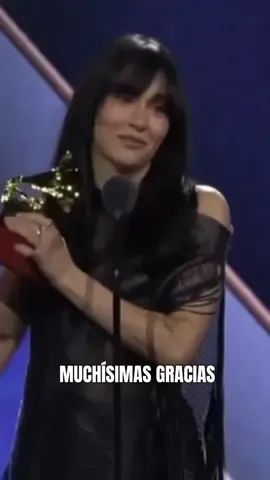 “A mi novio Dani, que le quiero muchísimo”. Aitana gana su primer Latin Grammy y se lo dedica a Plex 💕 La cantante, muy emocionada, recoge en Las Vegas su primer gramófono.  #aitana #aitanax #aitanayplex #LatinGRAMMY #latingrammy2025 