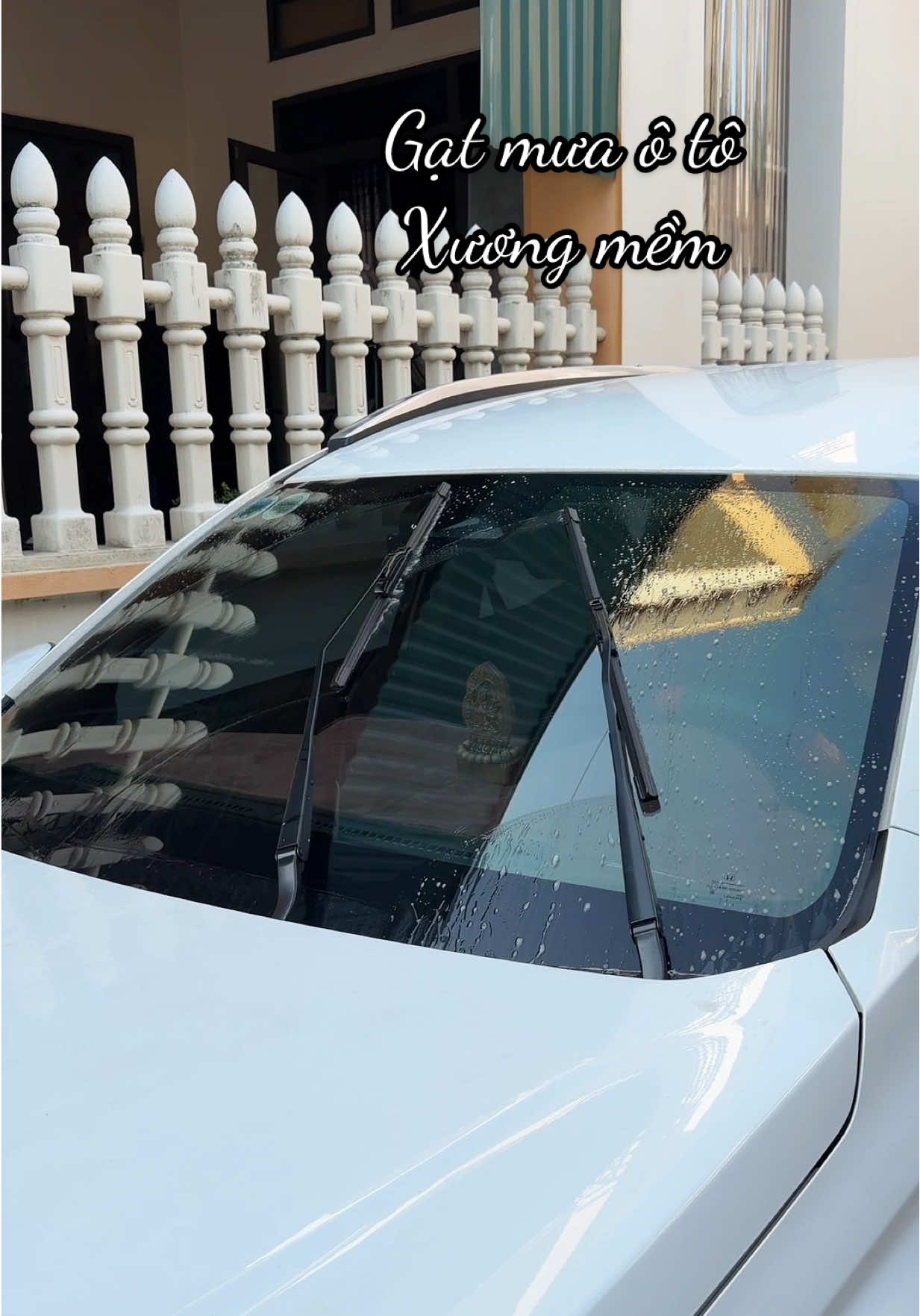Gạt mưa ô tô xương siêu mềm , phù hợp cho mọi loại xe ạ #gatmuaoto #gatmuaxuongmem #gatmuaotochinhhang #gatmuasilicon 